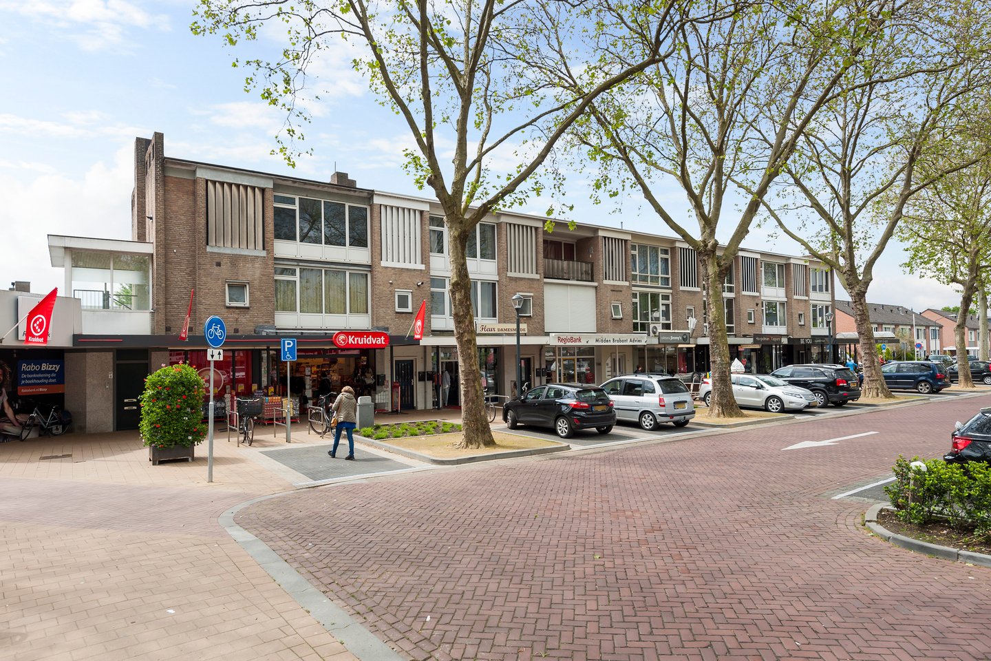 Bekijk foto 1 van Moleneindplein 5
