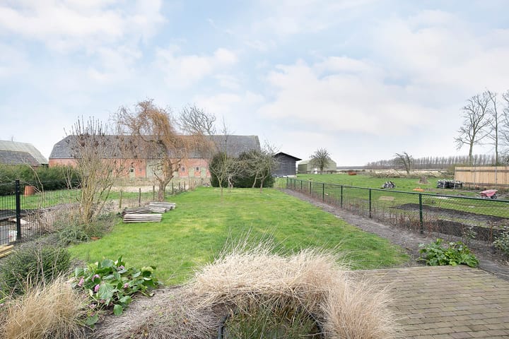 Foto 43 van Dorpsplein 4