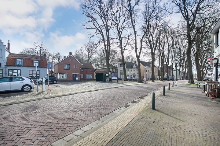 Foto 47 van Dorpsplein 4