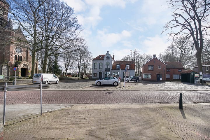 Foto 49 van Dorpsplein 4