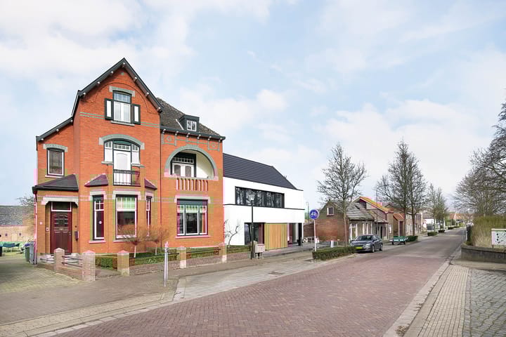 Foto 45 van Dorpsplein 4