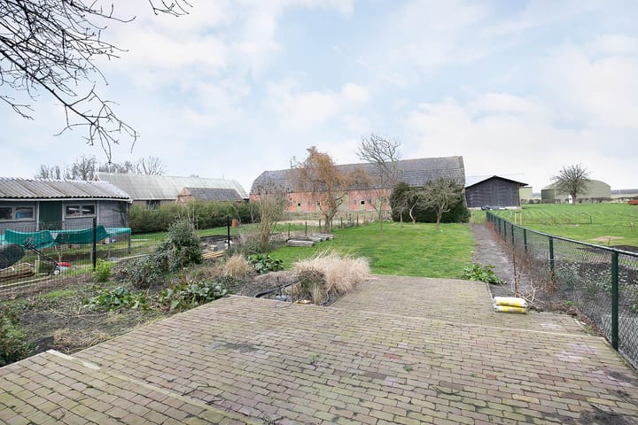 Foto 42 van Dorpsplein 4