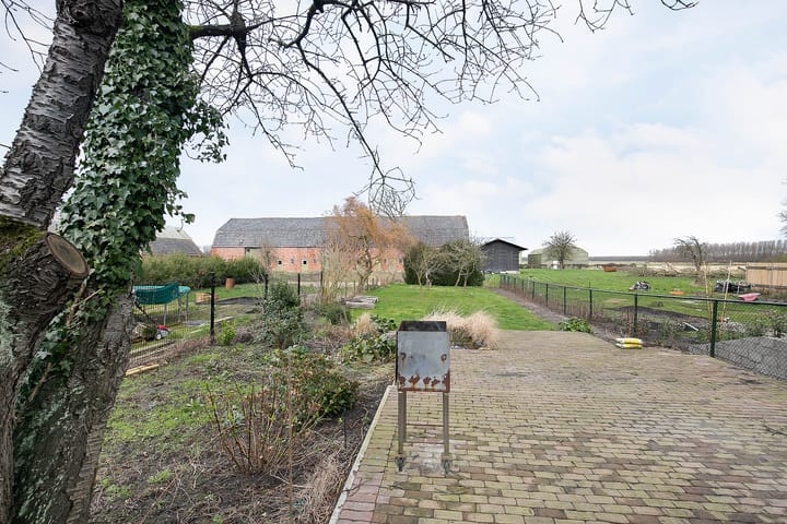 Foto 41 van Dorpsplein 4