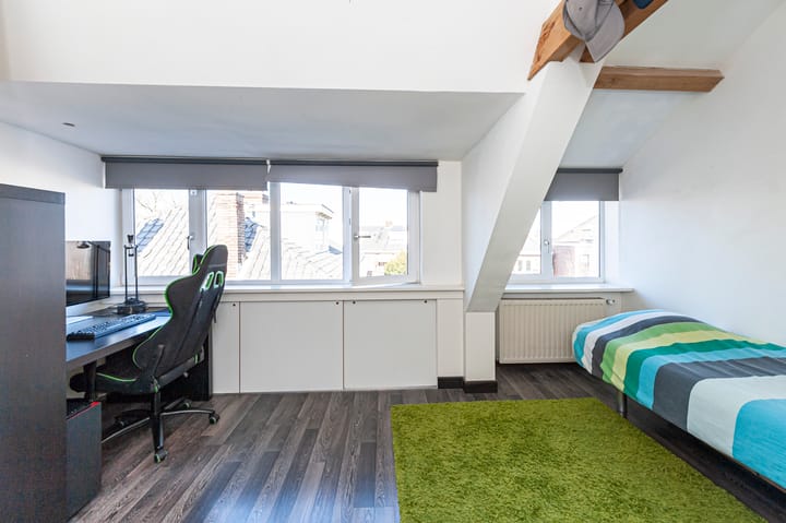 Photo 36 of Julianastraat 74