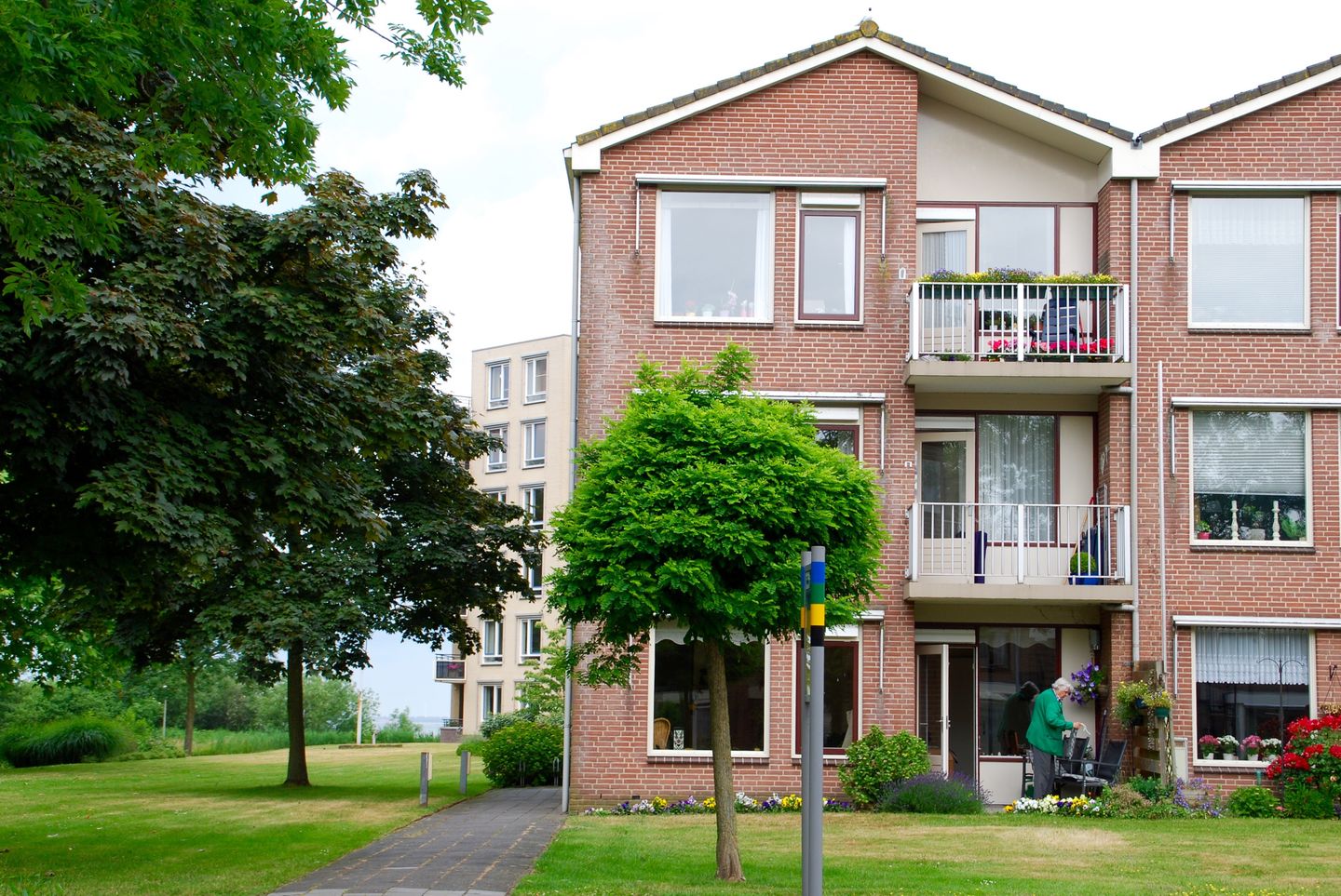 Photo 2 of Westeinde (Westeinde 26-72)