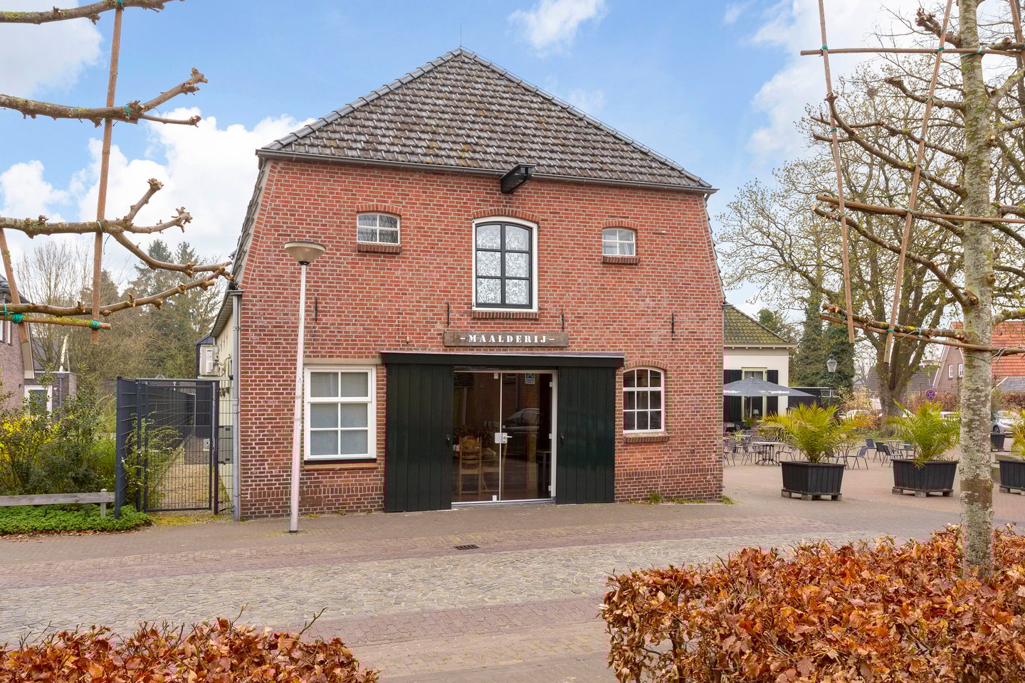 Bekijk foto 5 van Raadhuisstraat 8
