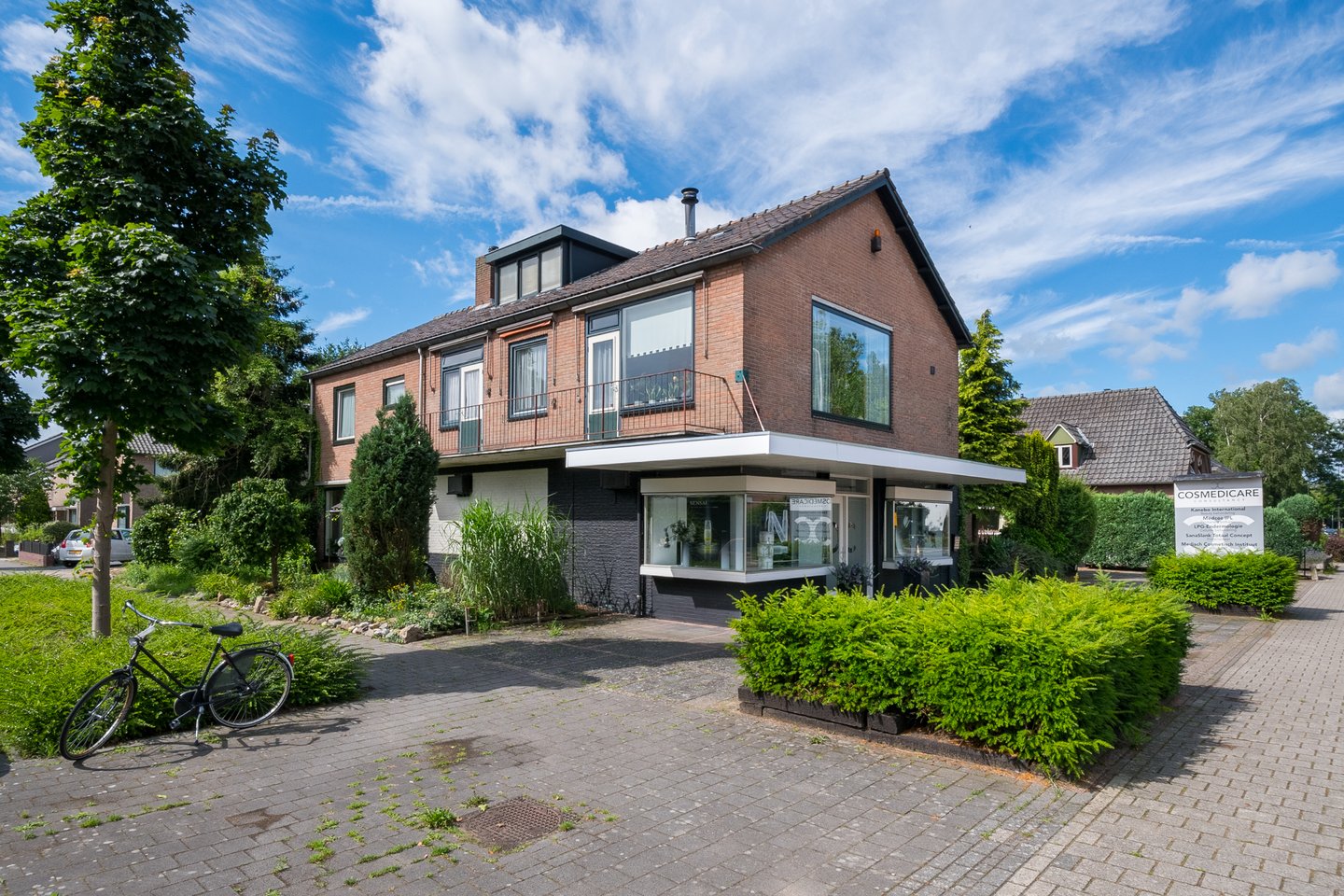 Bekijk foto 2 van Varsseveldseweg 118 -120