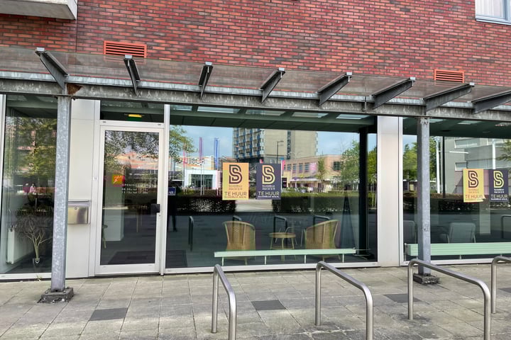 Mill Hillplein 11, Roosendaal