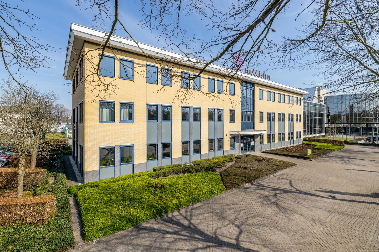 Bekijk foto 1 van Landdrostlaan 49