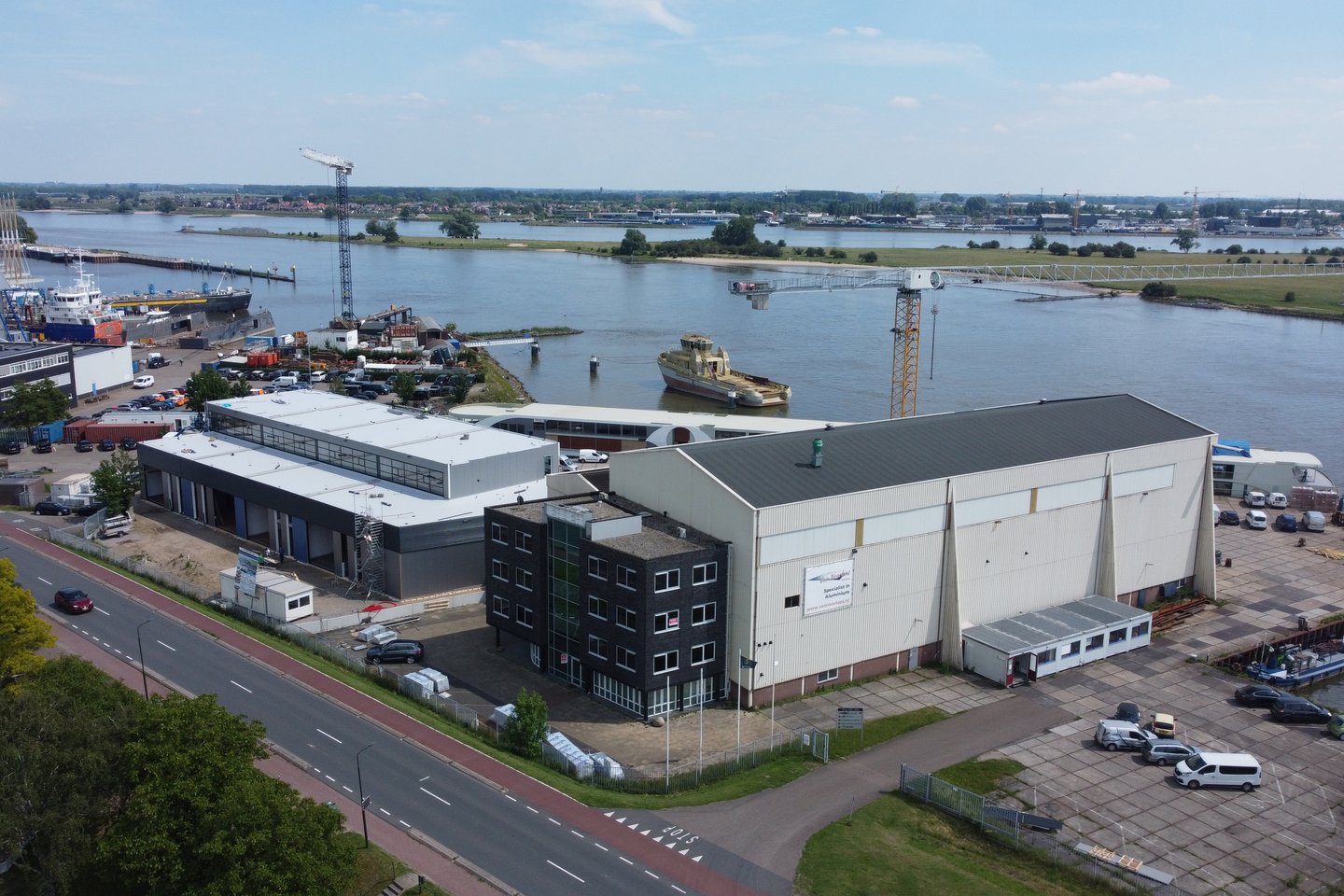 Bekijk foto 1 van Rivierdijk 458