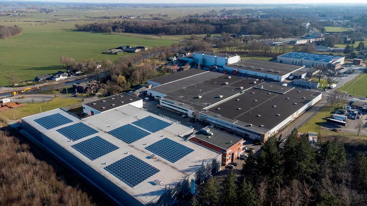 Ir. R.R. van der Zeelaan 1-*