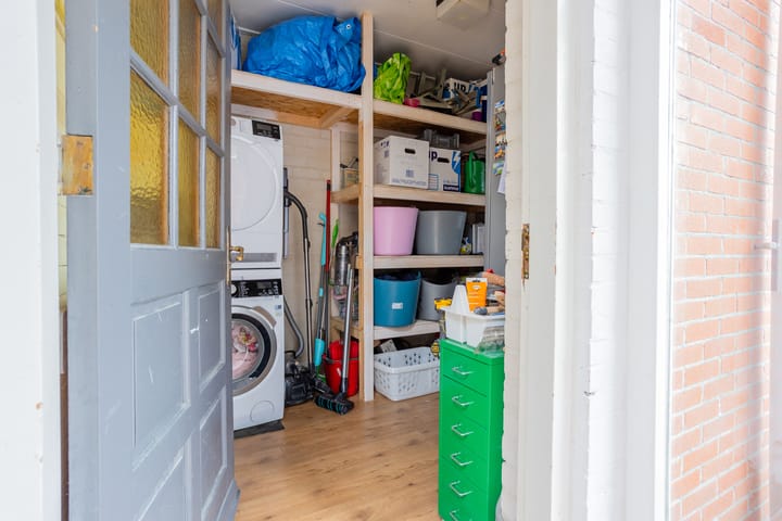 Photo 21 of Wilhelminastraat 35