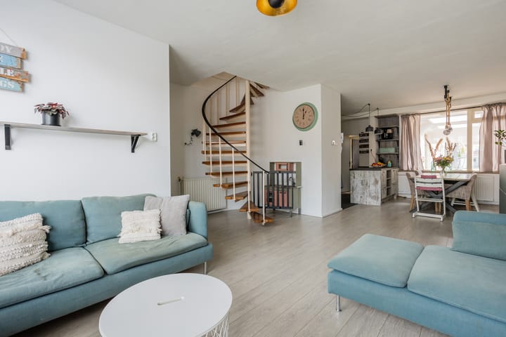 Photo 9 of Wilhelminastraat 35