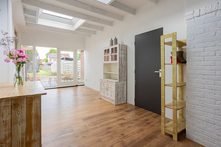 Photo 18 of Wilhelminastraat 35