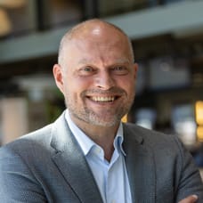 Martijn van Welzenes - NVM Register Makelaar