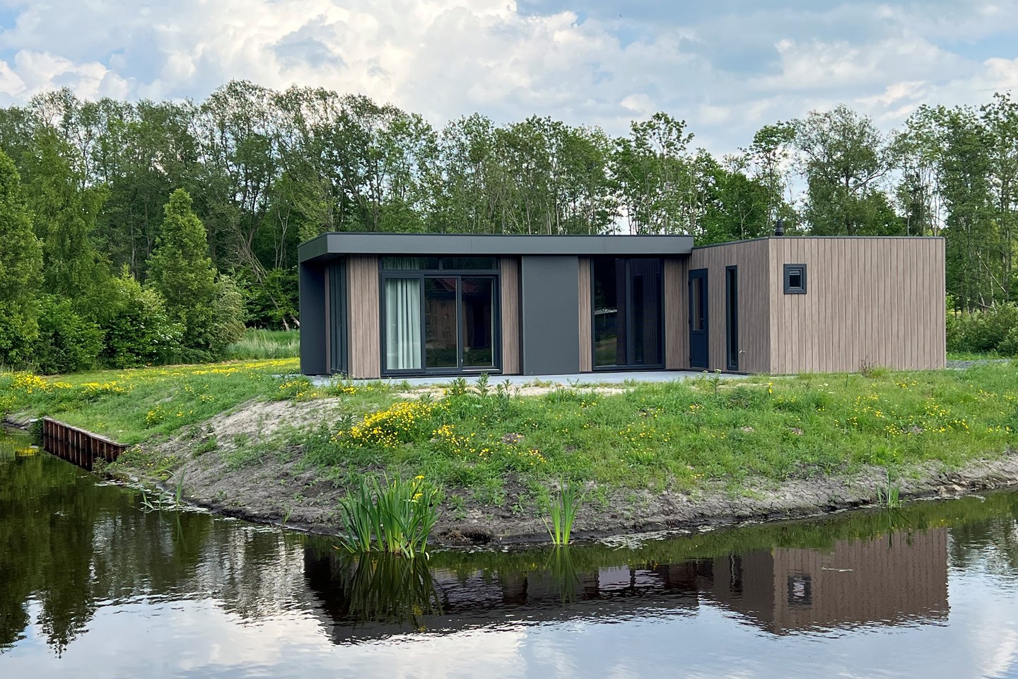 Bekijk foto 1 van Hoofdweg 20 A-12