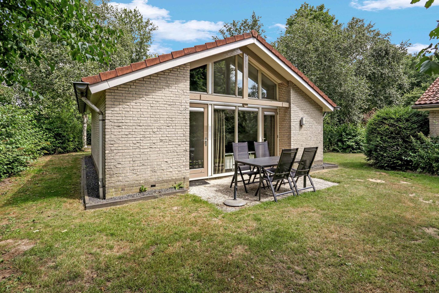 Bekijk foto 1 van Landweerswal 2 065