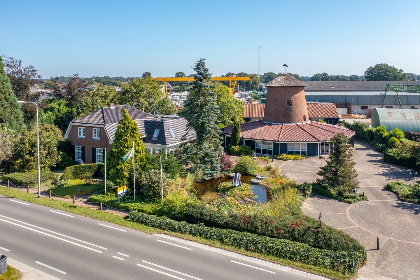 Bekijk foto 1 van Kruisbergseweg 7 -9
