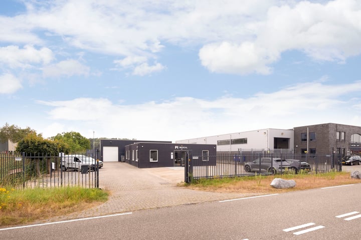 Bliek 14, Raamsdonksveer