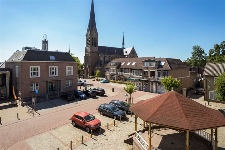 View photo 42 of Meester van Coothstraat 2