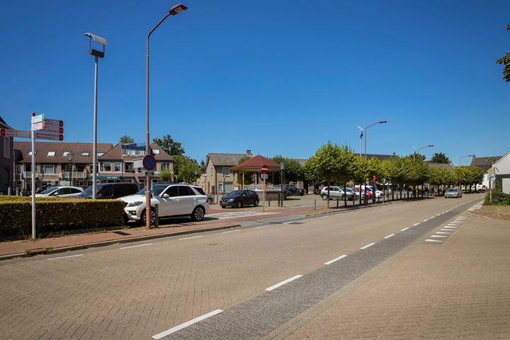 View photo 43 of Meester van Coothstraat 2