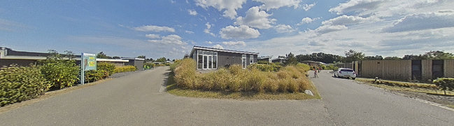 Bekijk 360° foto van Voortuin van Randmeerweg 8-512