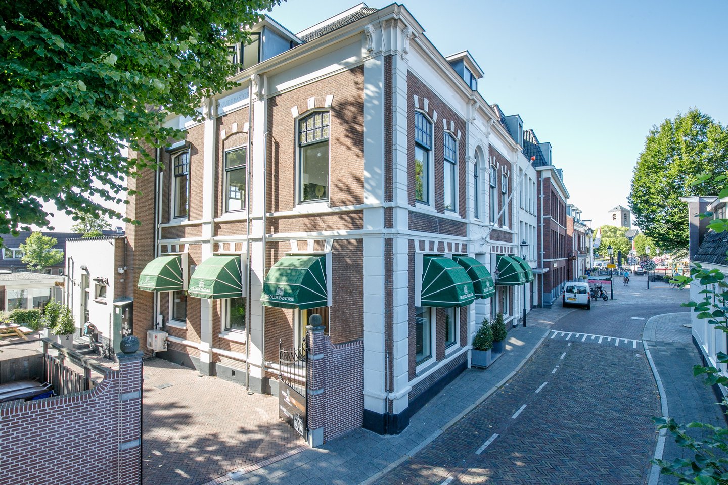 Bekijk foto 1 van Grachtweg 2