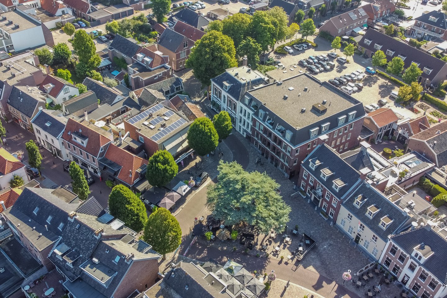 Bekijk foto 2 van Grachtweg 2
