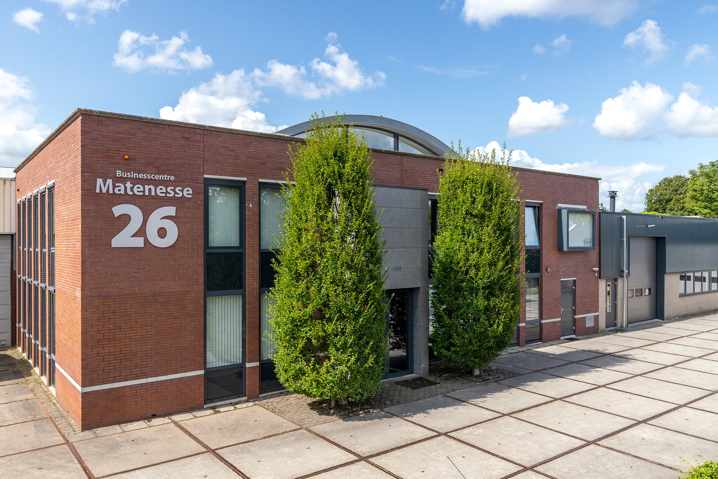 Bekijk foto 1 van 1e Poellaan 26