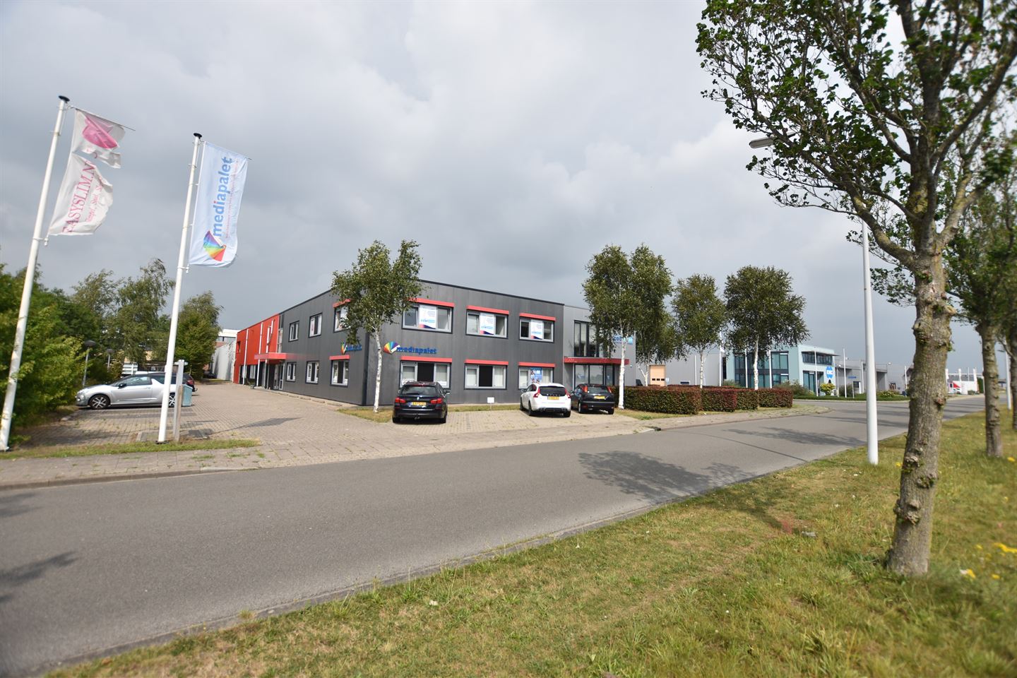 Bekijk foto 4 van Businesspark Friesland-West 35--35A