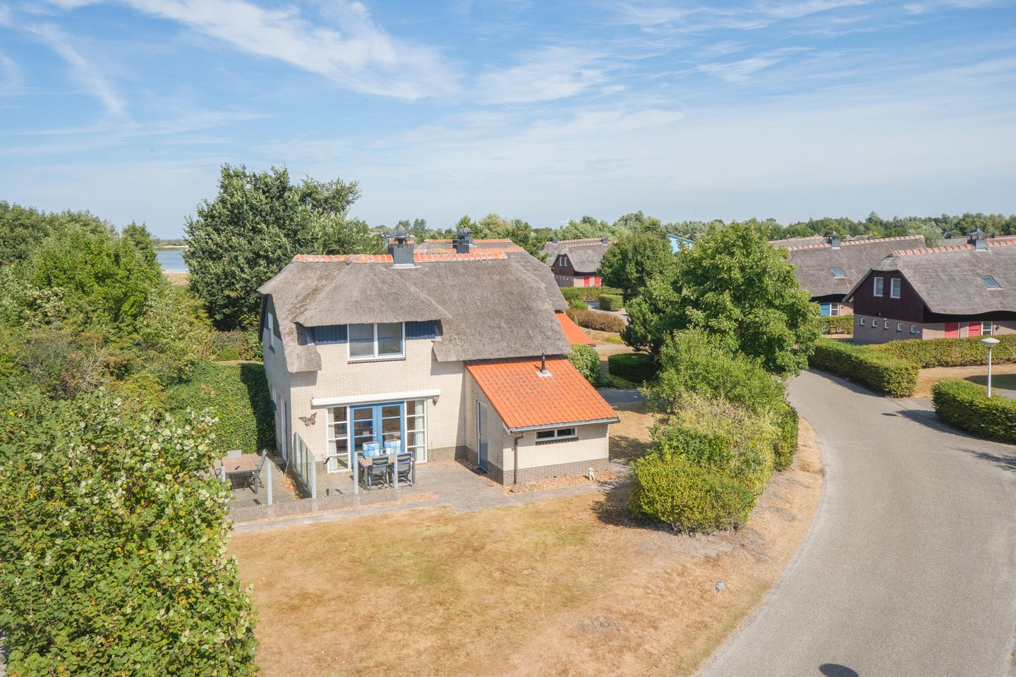 Bekijk foto 2 van Zwanenbalg 10
