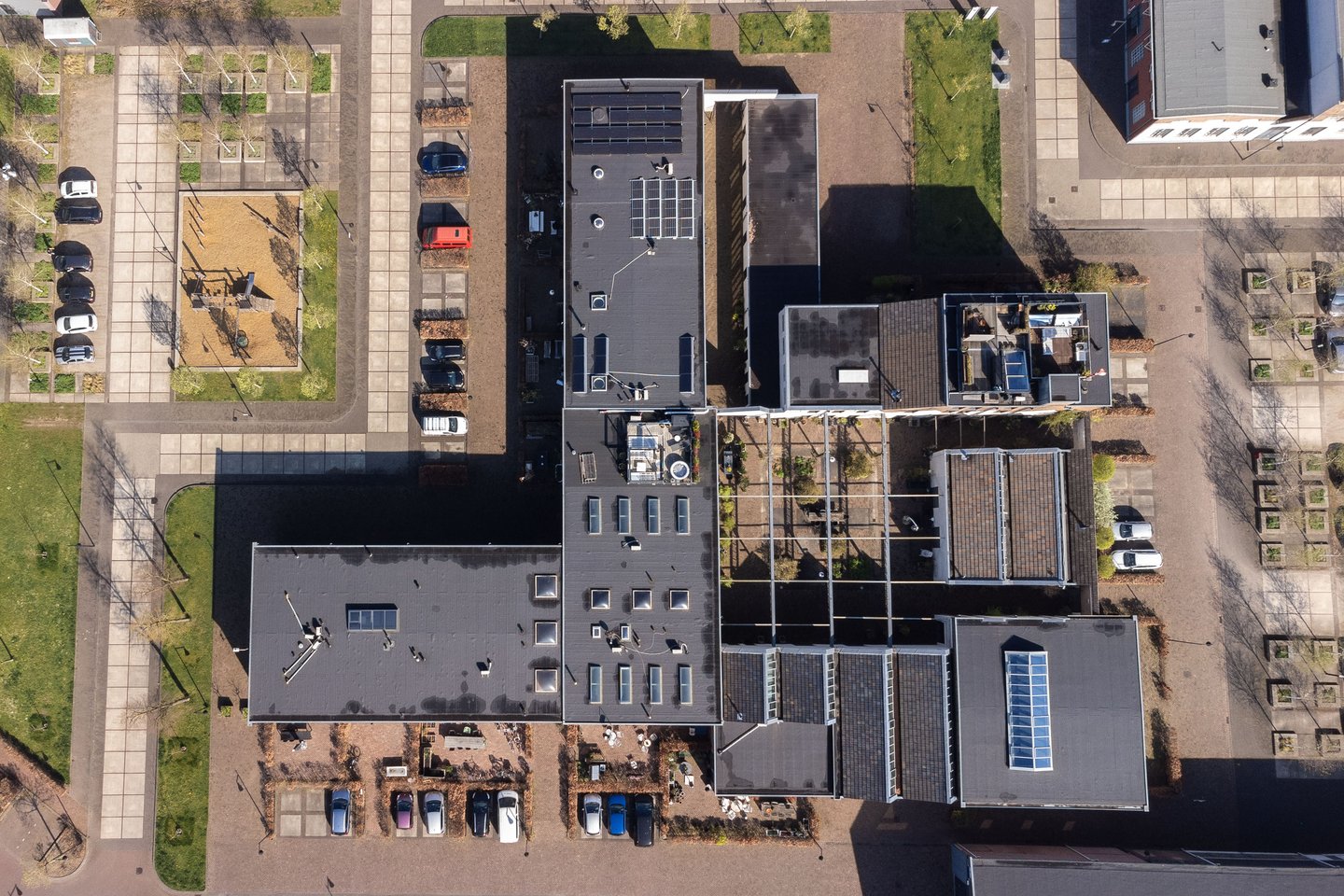 Bekijk foto 4 van Emailleplein 19