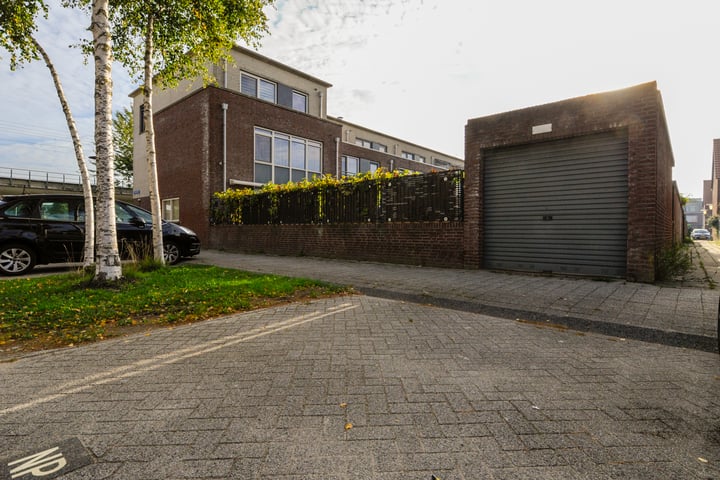 Bekijk foto 25 van Aarlanderveenstraat 49