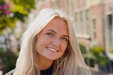 Julia Verhoeks - Commercieel Medewerker