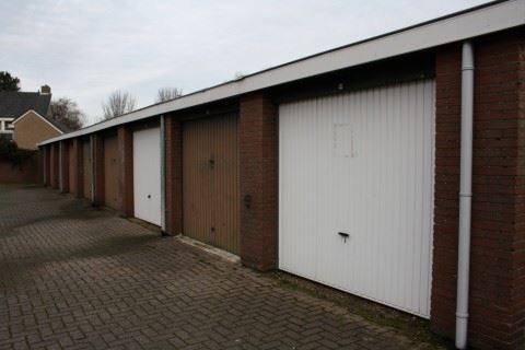 Bekijk foto 2 van Pieter Coermanstraat 152