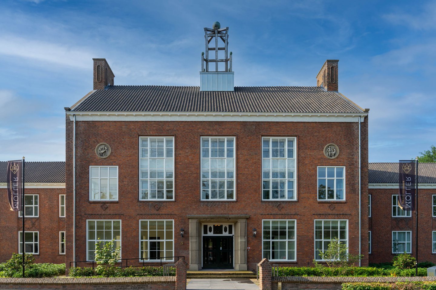 Bekijk foto 2 van Burgemeester Moonenlaan 5 43