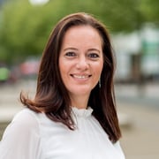 Esther Velthuis  - Commercieel medewerker