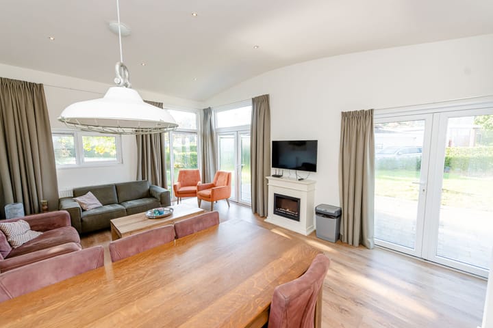 Foto 20 van Akerstraat 153-125