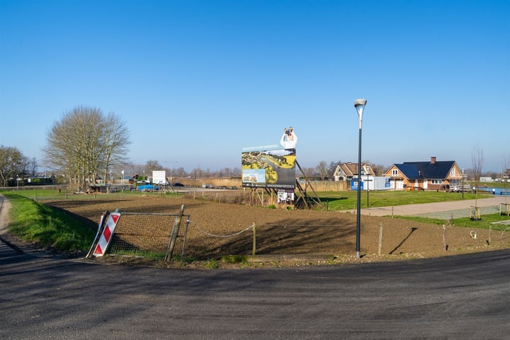 View photo 6 of Maasdijk