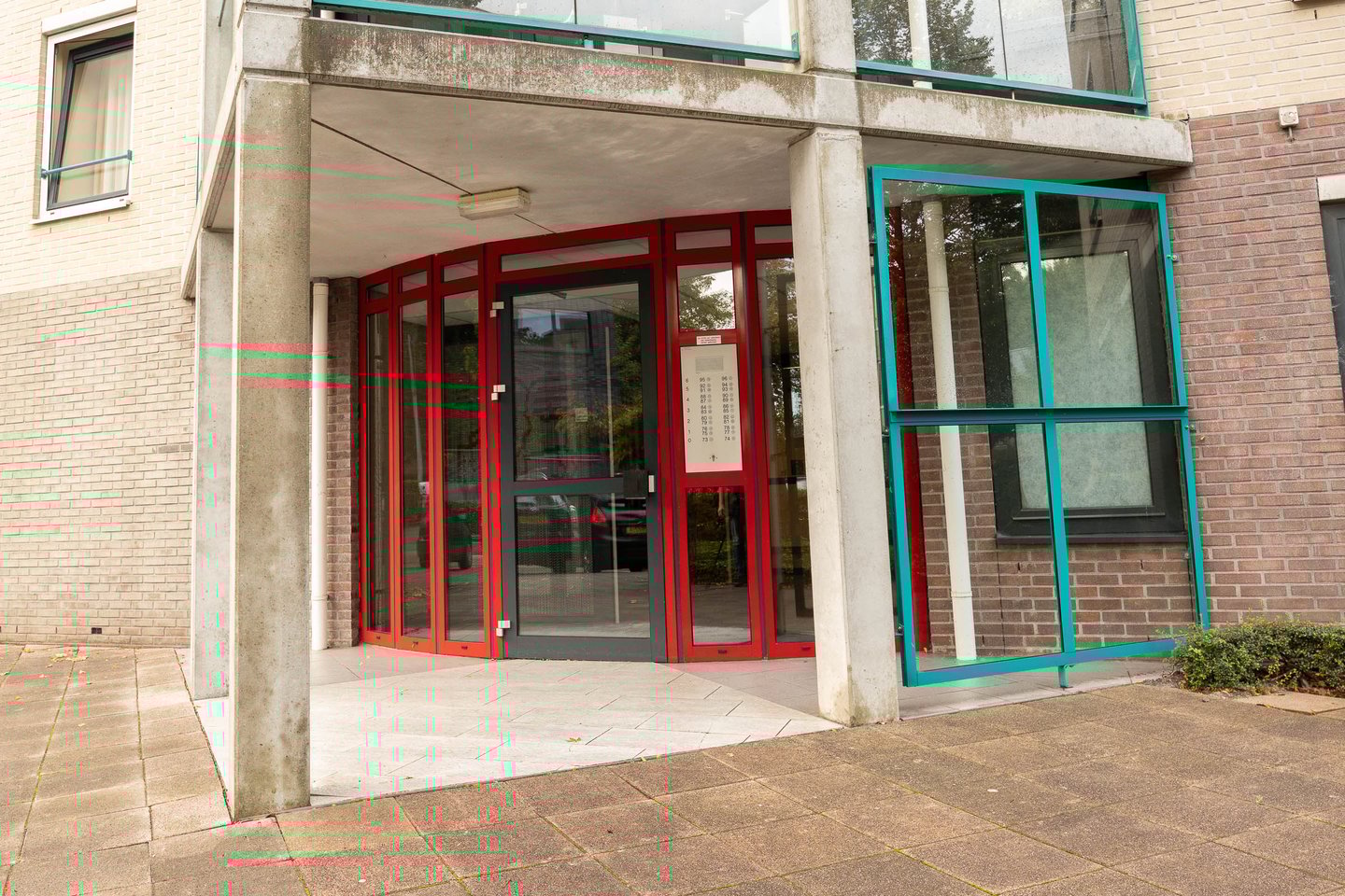Bekijk foto 2 van Dag Hammarskjöldhof 38