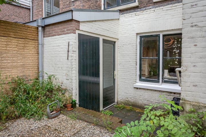 Photo 10 of Wilhelminastraat 42