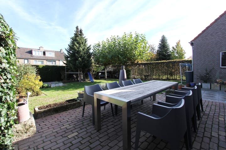 Photo 10 of Frieselaan 3