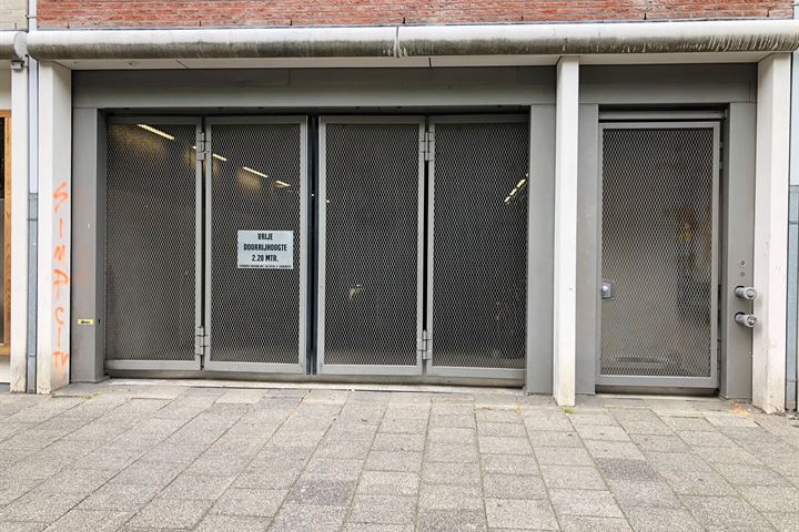 Bekijk foto 1 van Valkenburgerstraat