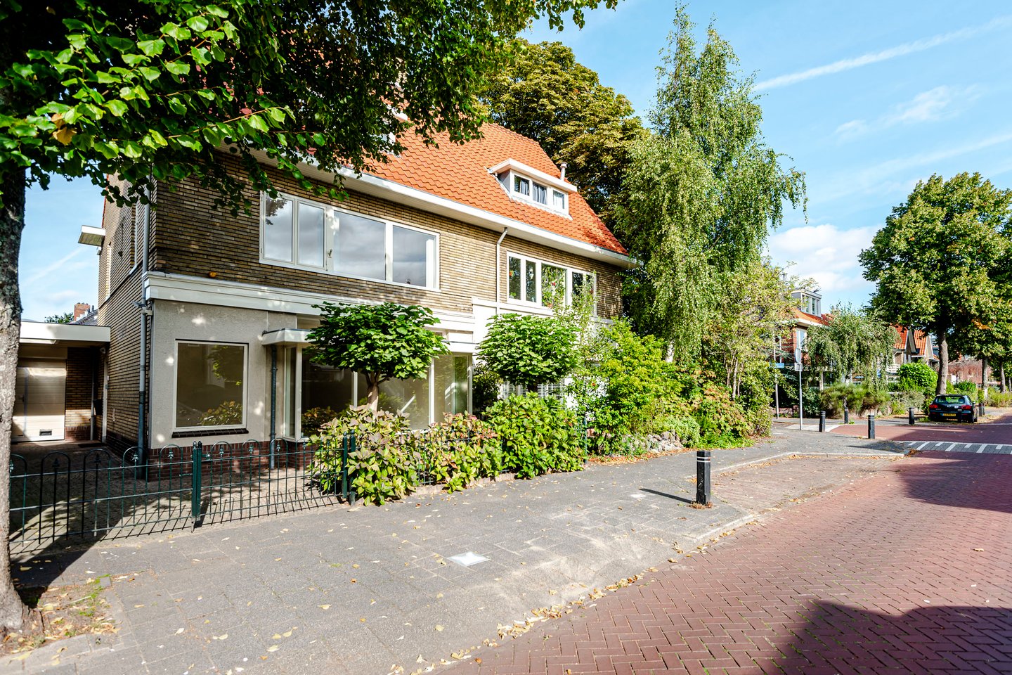 Bekijk foto 1 van Bloemendaalsestraatweg 137