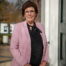 Monique van der Wal - Commercial Employee