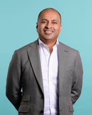 Shaniel Mangal - Commercieel medewerker