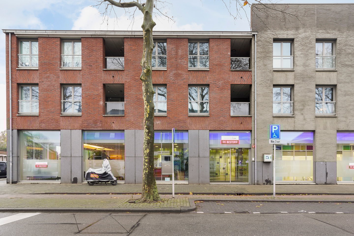 Bekijk foto 1 van Van Hogendorpstraat 1 03