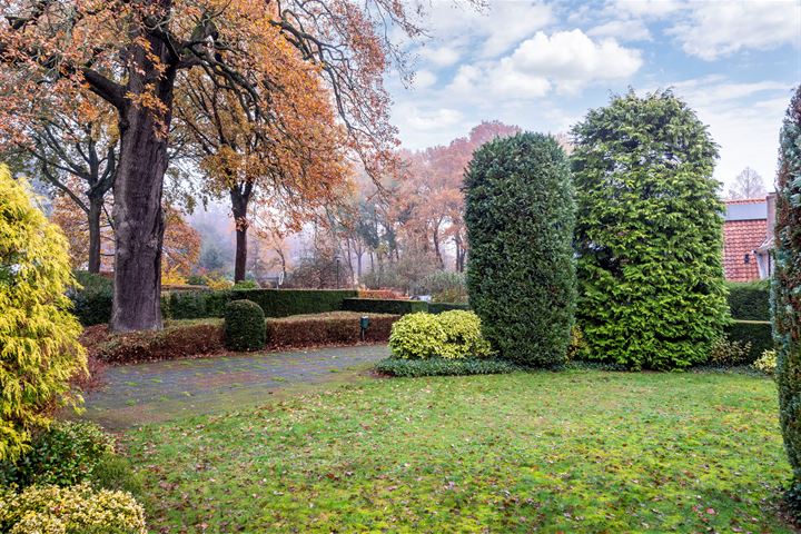 Bekijk foto 3 van Jagermeesterlaan 4