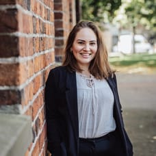 Kyra Oostland - Commercieel Medewerker