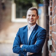 Roland Wilkens, Assistent makelaar